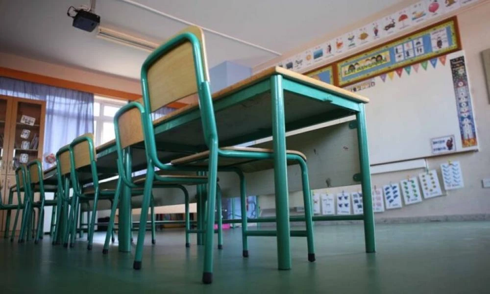Σέρρες: Θρίλερ σε δημοτικό σχολείο - Αποκολλήθηκαν σοβάδες από την οροφή αίθουσας